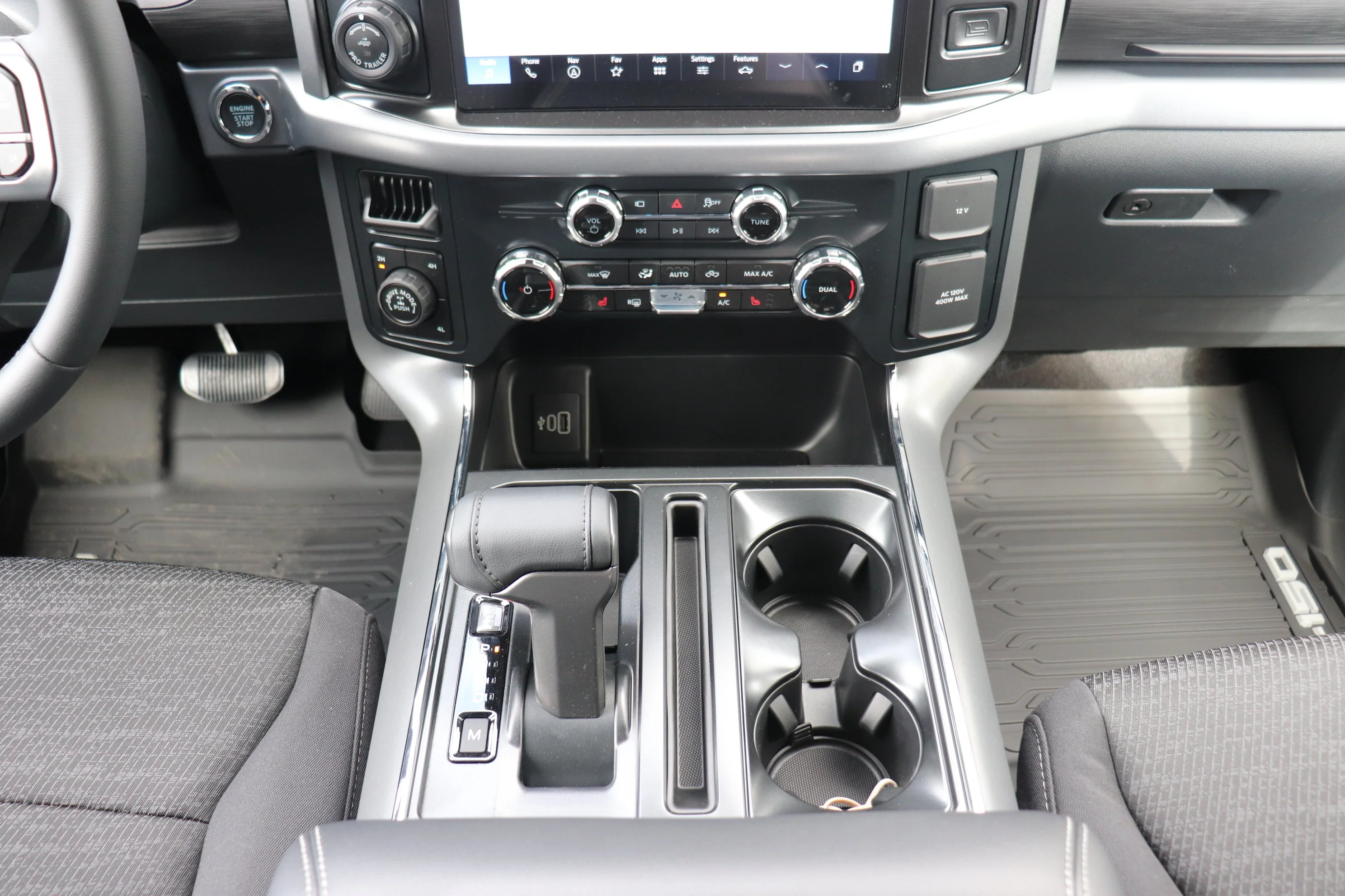 New 2026 CARBONIZED GREY METALLIC Ford XLT image 14