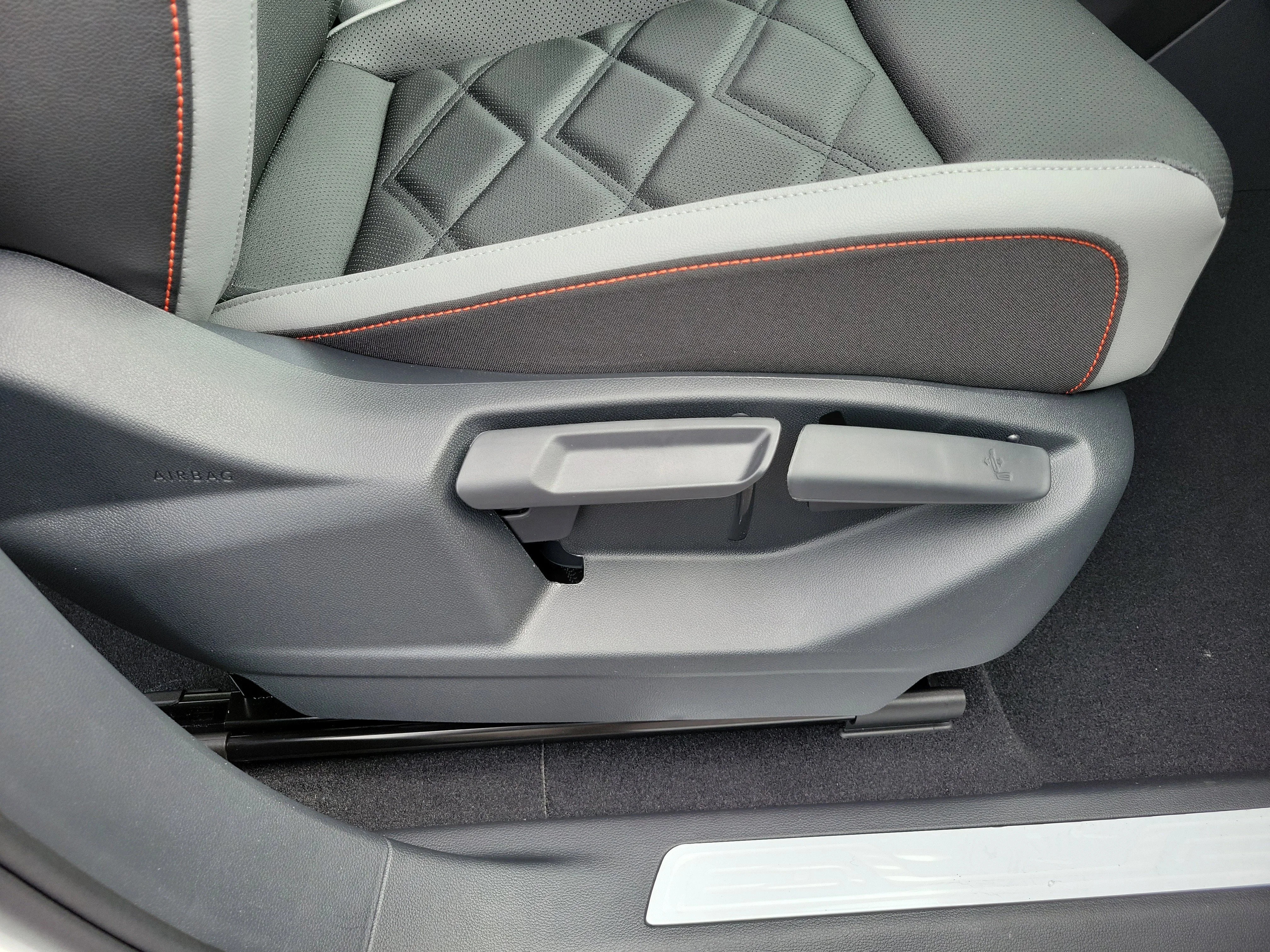 New 2026 White Volkswagen 2.0T Peak Edition image 7