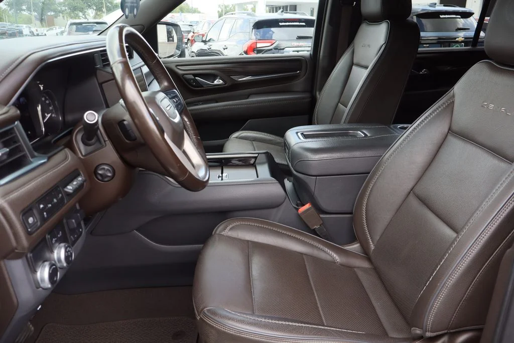 Used 2021 White GMC Denali image 24