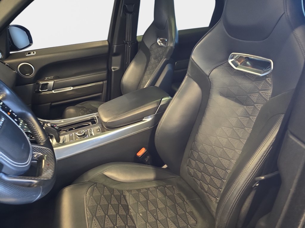 Used 2020 Black Land Rover SVR image 18