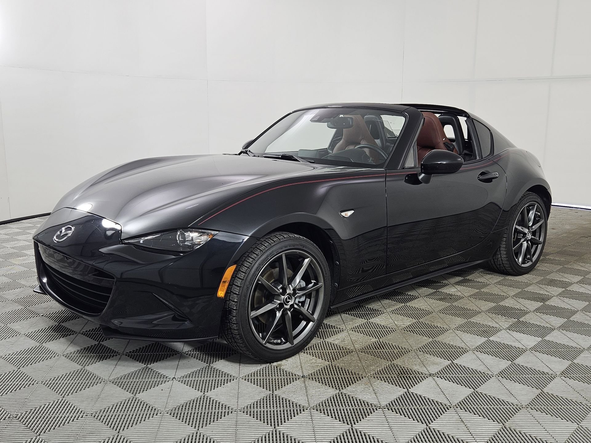 Used 2018 Black Mazda Grand Touring image 3