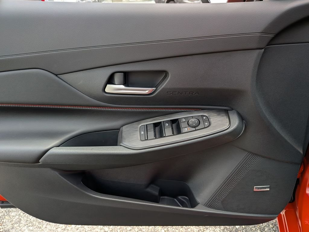New 2026 Energetic Ember / Super Black Two-tone Nissan SR image 32