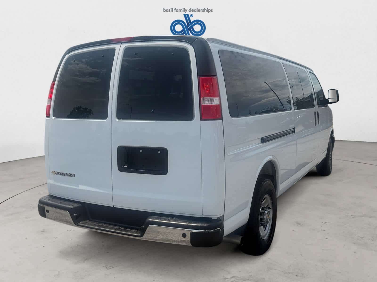 Used 2025 Summit White Chevrolet LT image 6