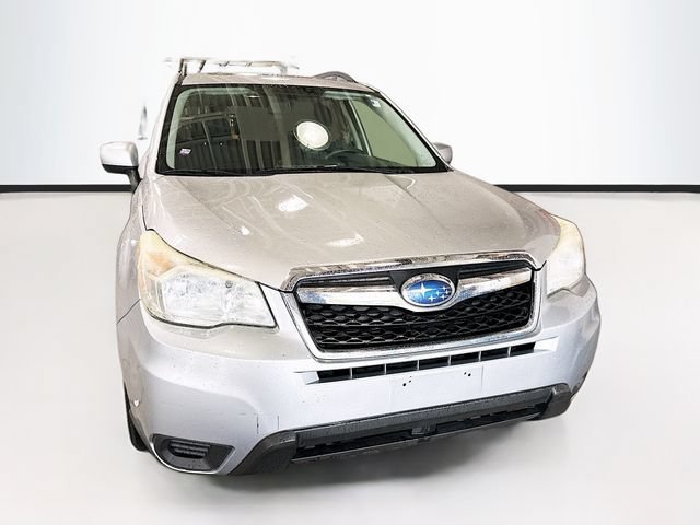Used 2014  Subaru 2.5i Premium image 3