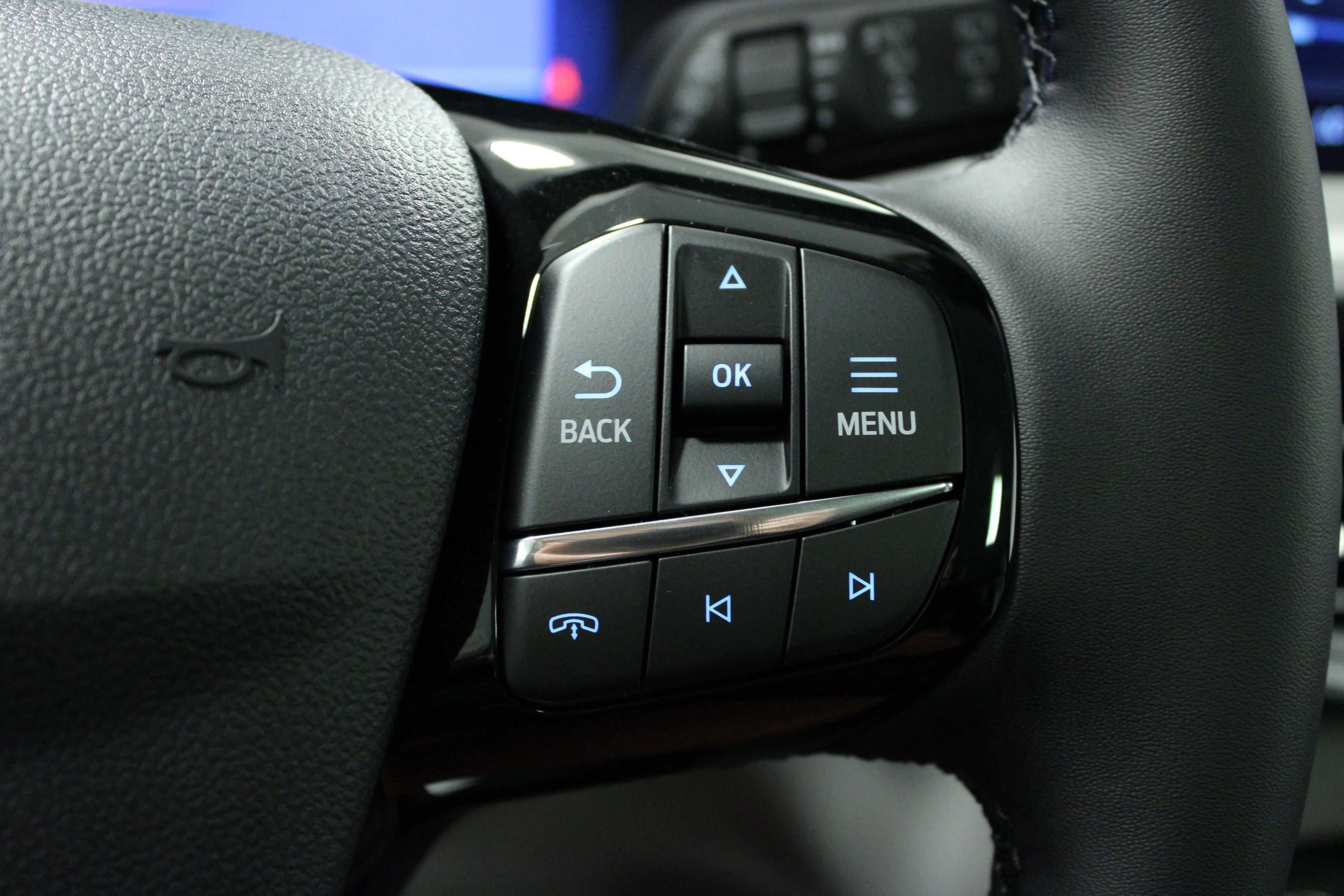 Used 2025 Star White Metallic Tri-Coat Ford PHEV image 21