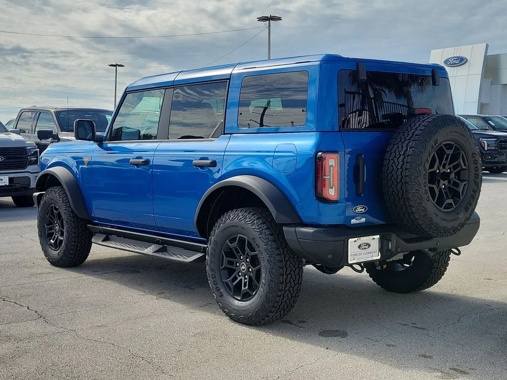New 2026 Velocity Blue Metallic Ford Badlands® image 3