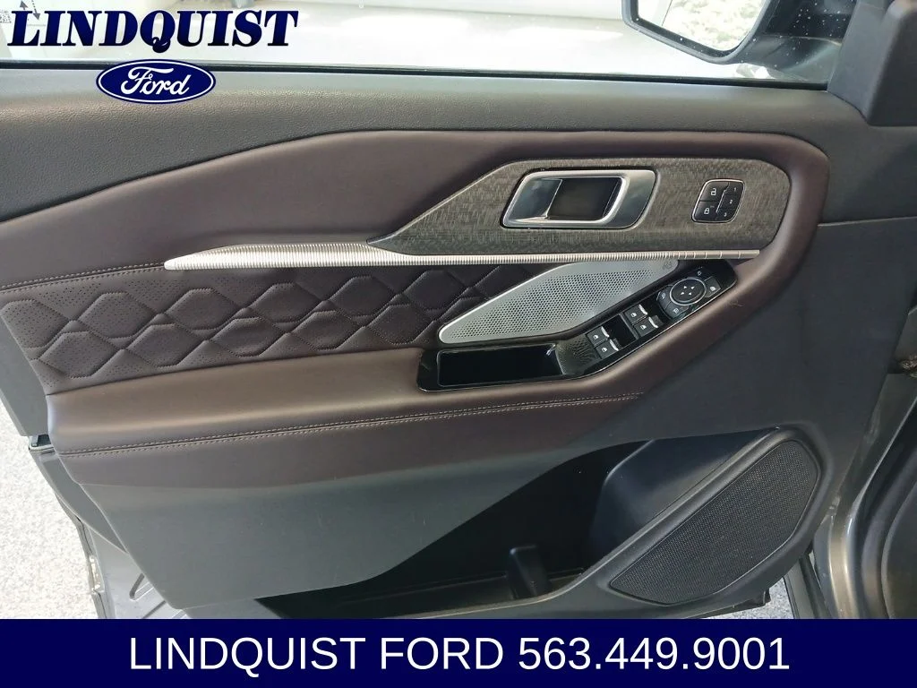 Used 2025 Gray Metallic Ford Platinum image 12