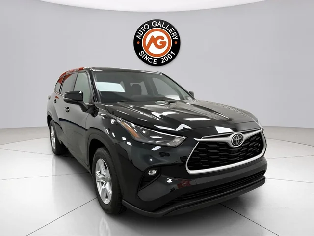 Pre-Owned 2024 Toyota Highlander LE