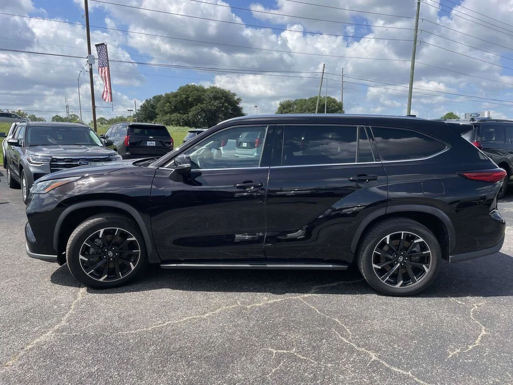 Used 2021 Amber Toyota Limited image 6