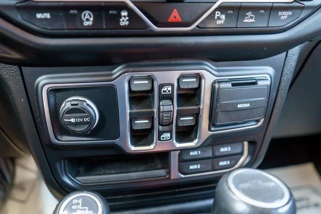 Used 2021 White Jeep Overland image 26