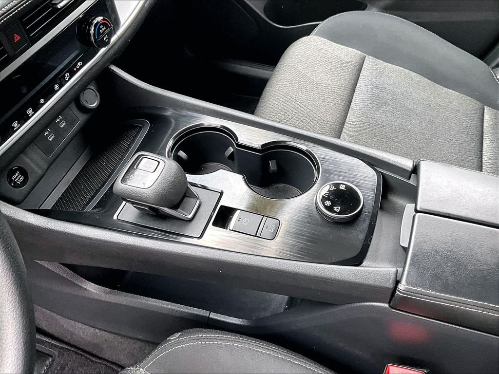 Used 2024 White Nissan SV image 20