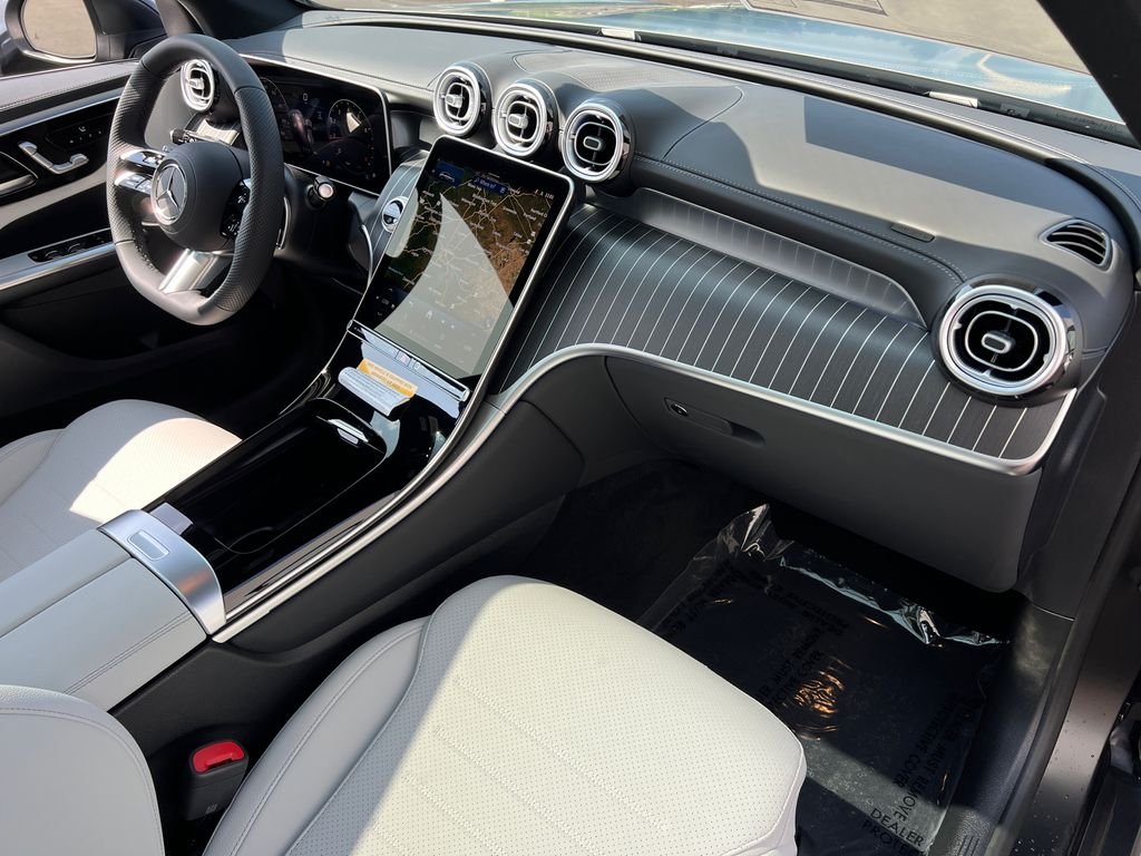 New 2026 MANUFAKTUR exclusive graphite grey magno Mercedes-Benz GLC 300 image 27