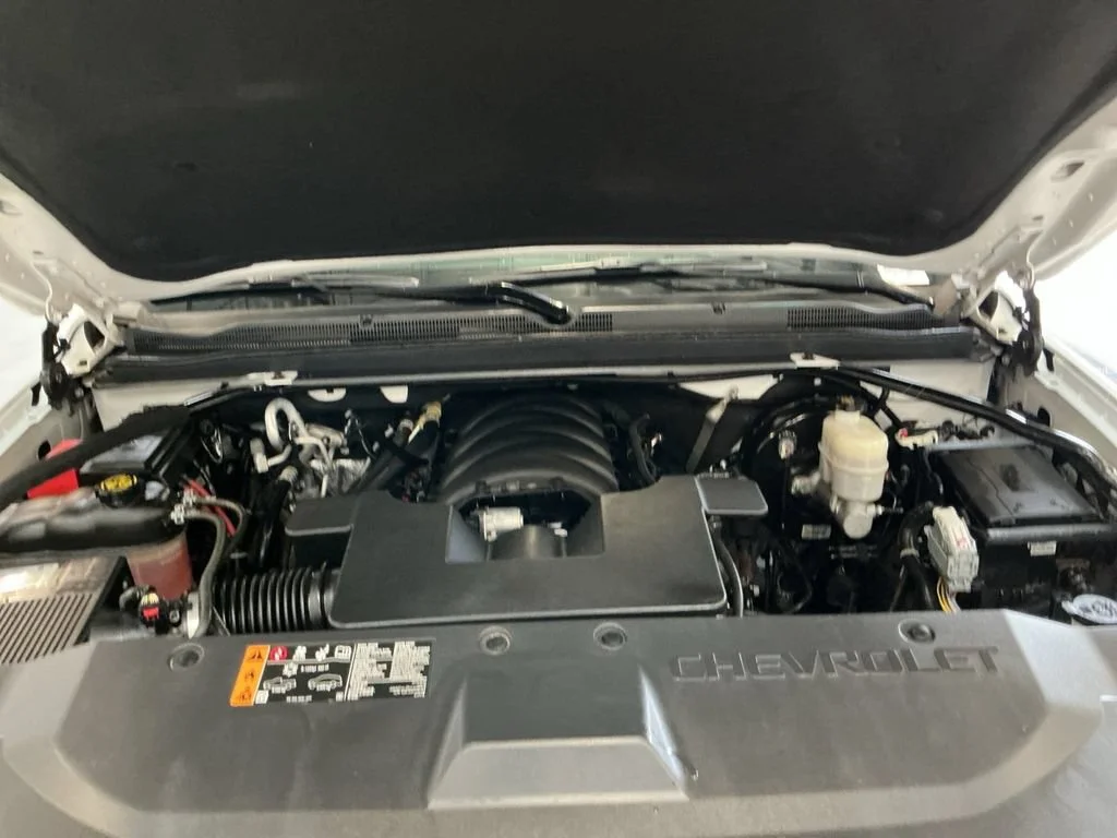 Used 2020 SUMMIT WHITE Chevrolet LT image 24