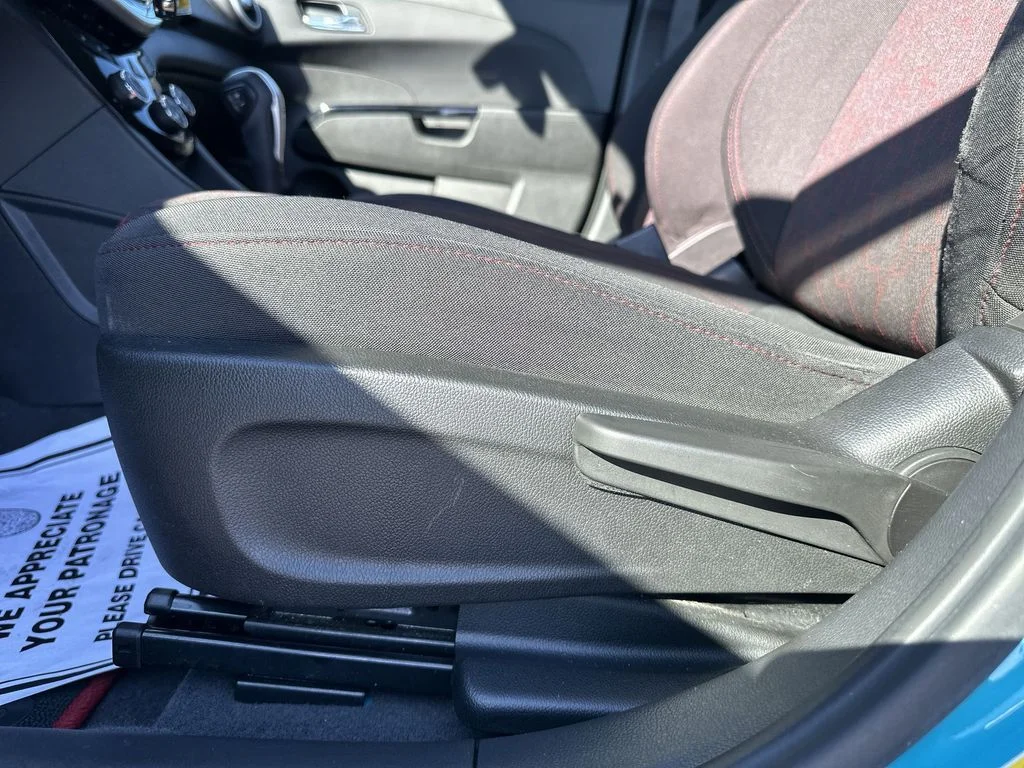 Used 2020 Blue Chevrolet LT image 18