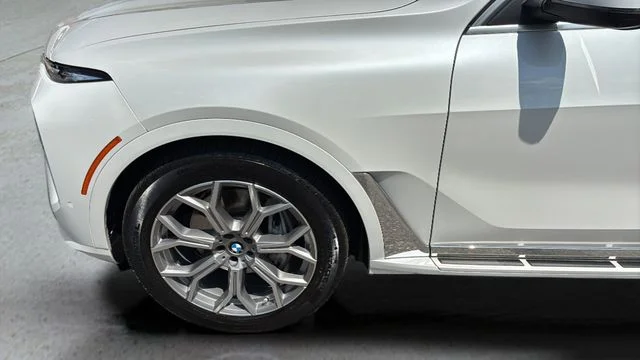 Used 2026 White BMW xDrive40i image 39