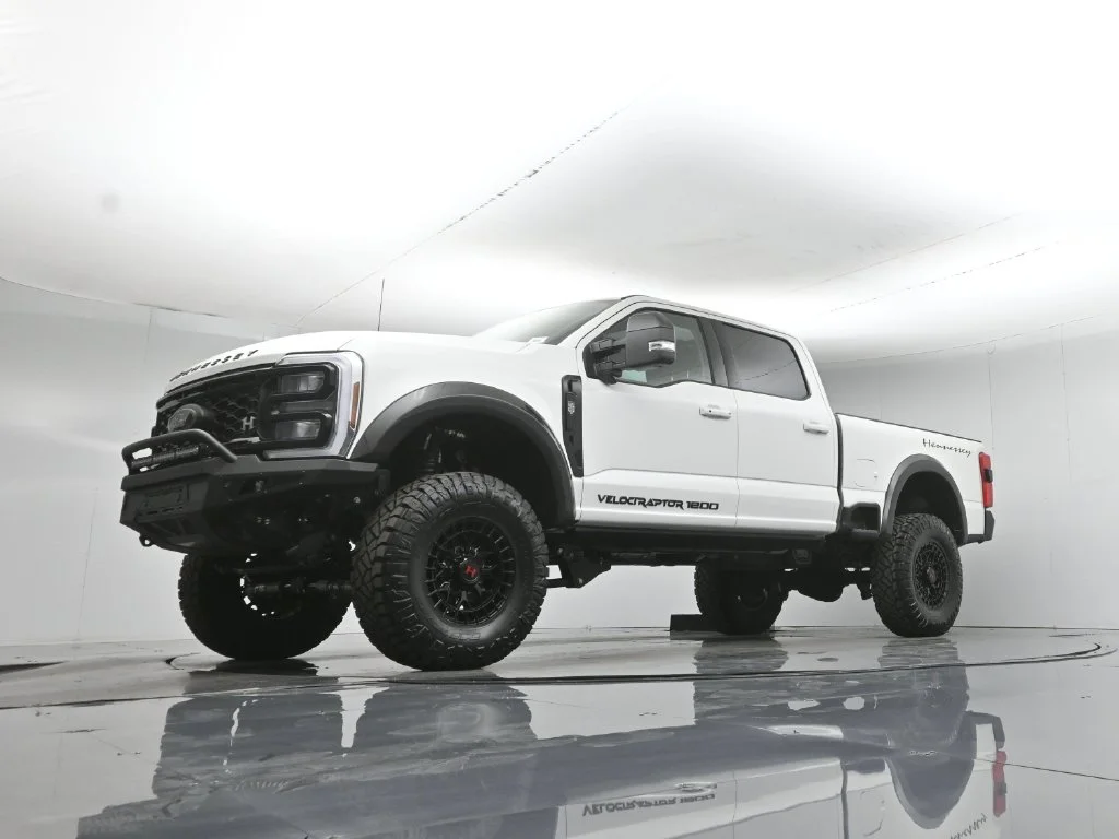 New 2026 Star White Metallic Tri-Coat Ford Lariat image 48
