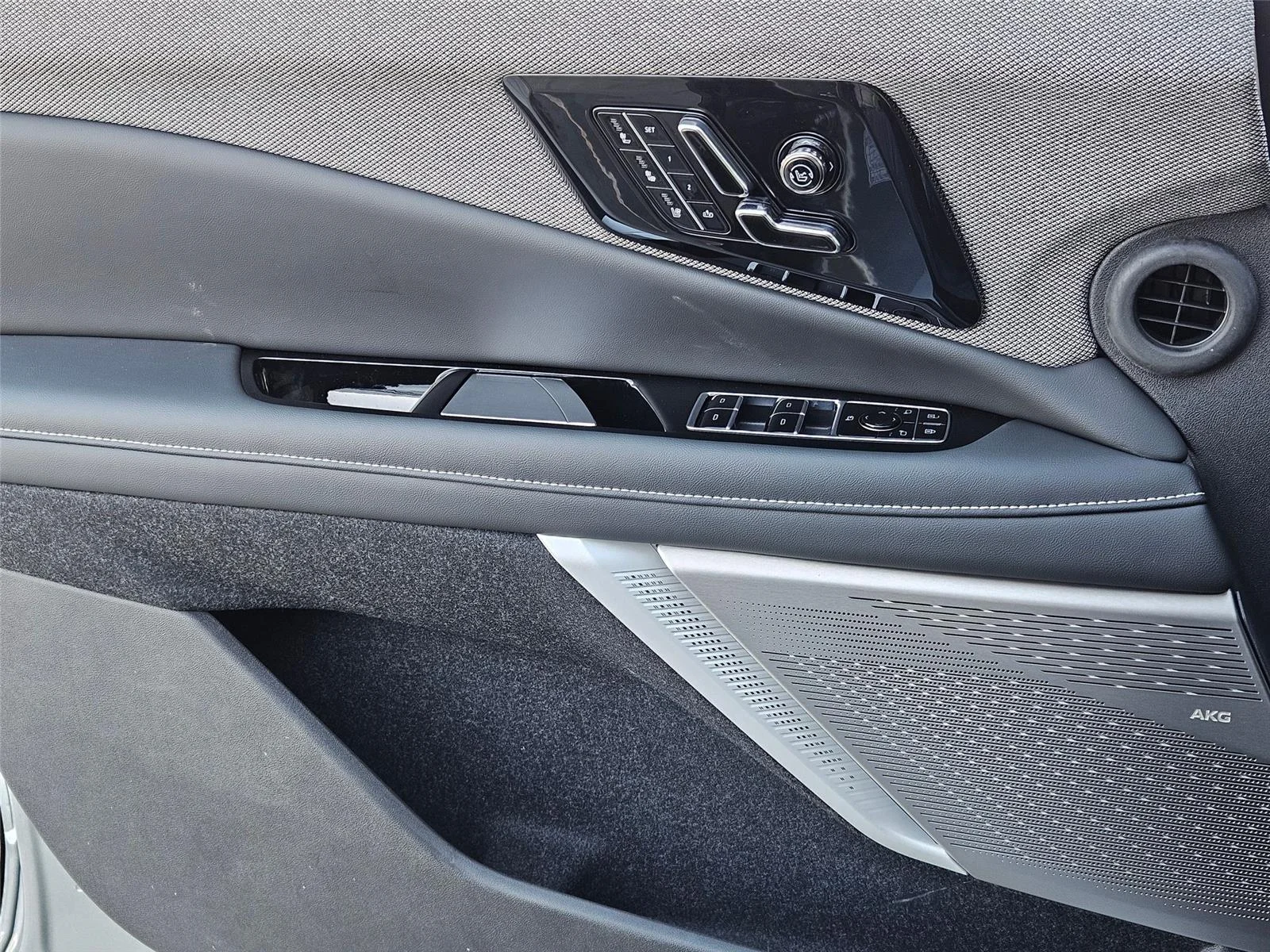2026 Cadillac OPTIQ Premium Sport - Photo 23