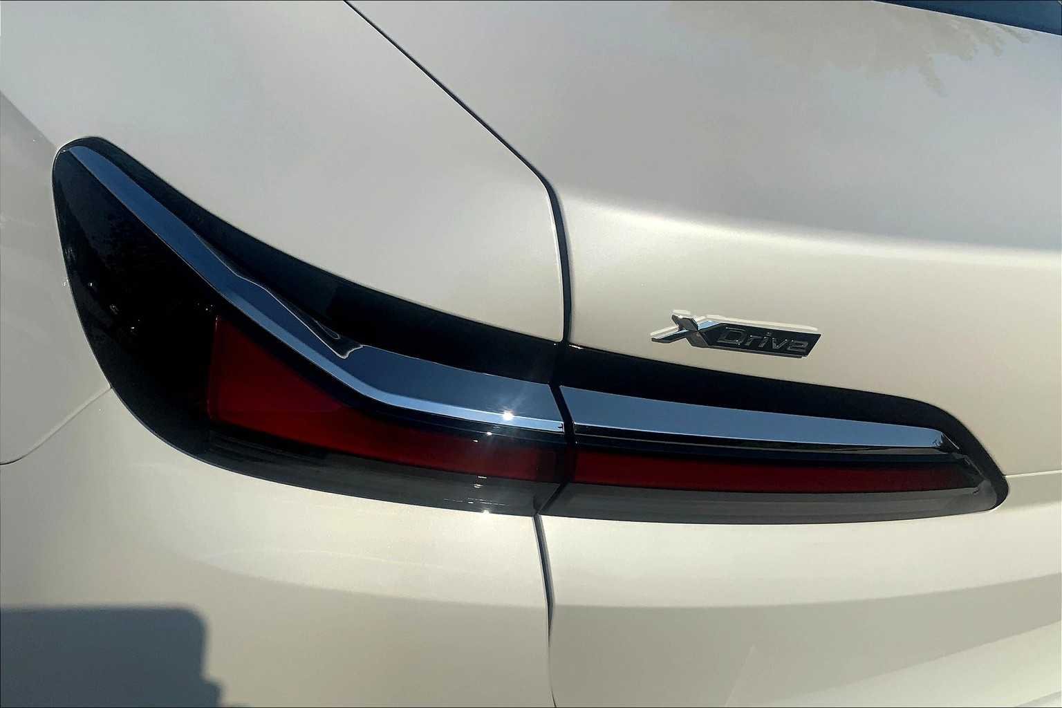 2026 BMW 7 Series 750e - Photo 14