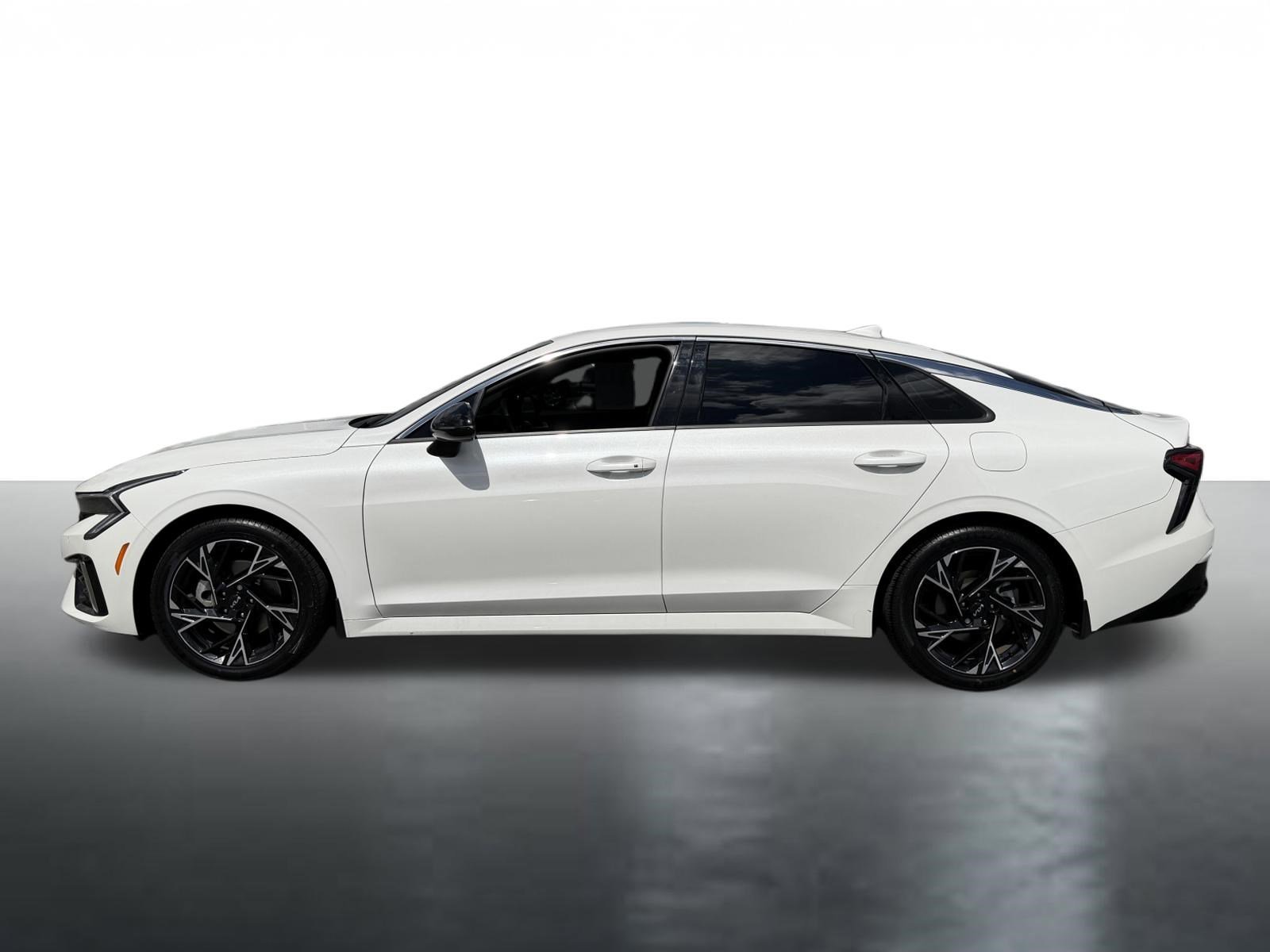 Certified Used 2025 Snow White Pearl Kia GT-Line image 5
