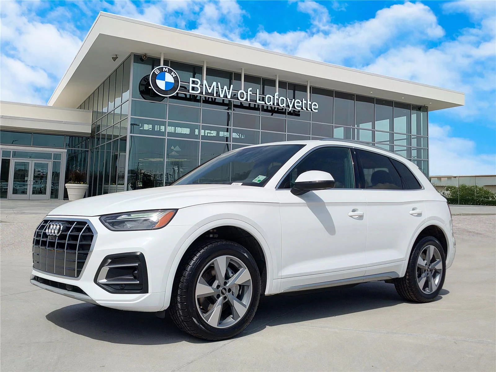 2024 Audi Q5 40 Premium Plus's photo