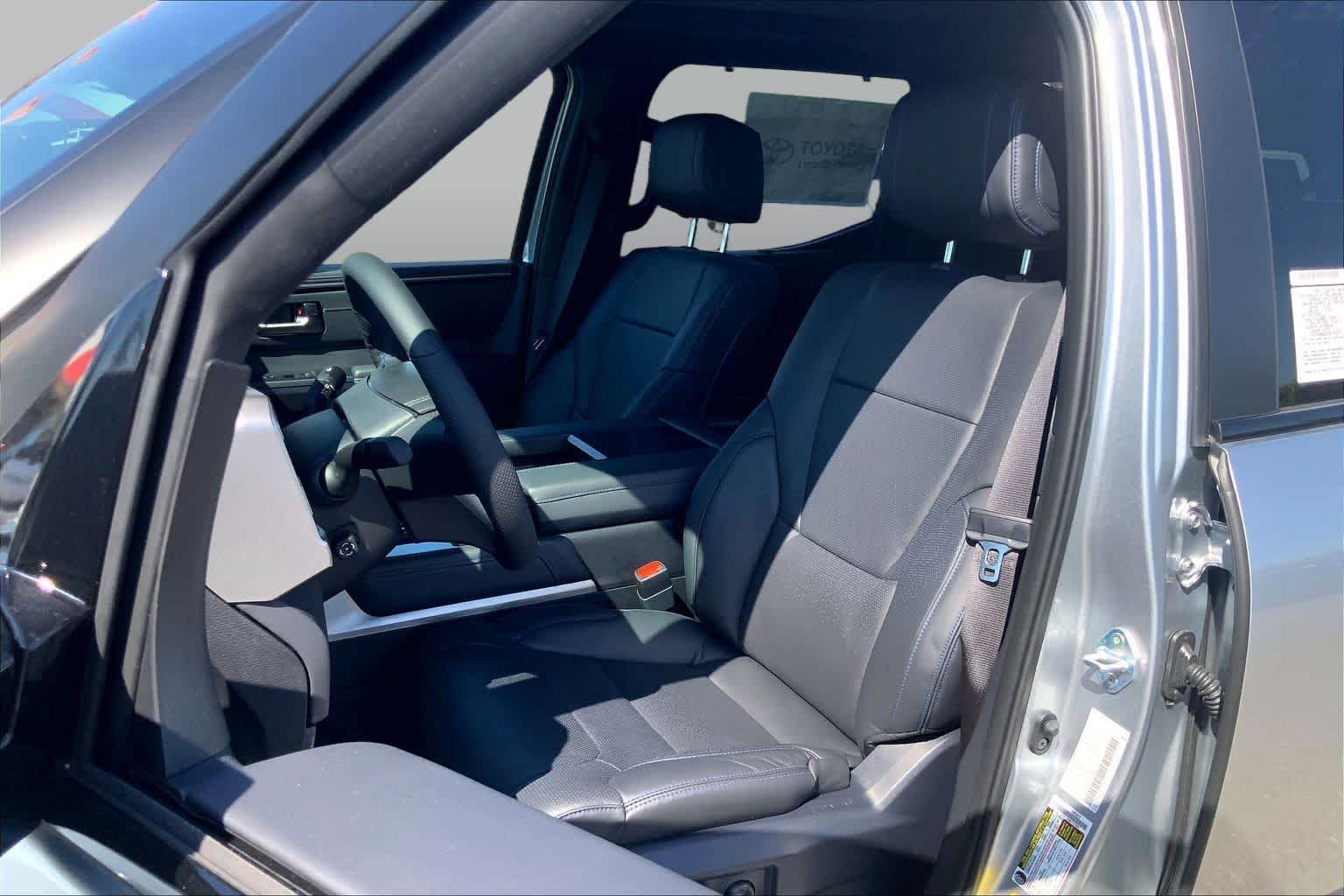 New 2026 Celestial Silver Metallic Toyota Platinum image 9