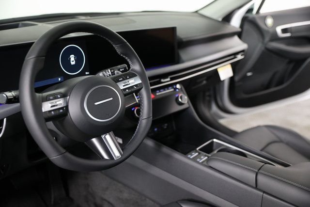 2025 Hyundai Sonata Hybrid Limited - Photo 13