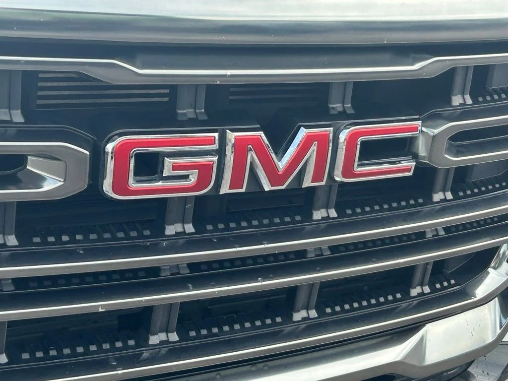 Used 2021 Summit White GMC AT4 w/Leather image 20