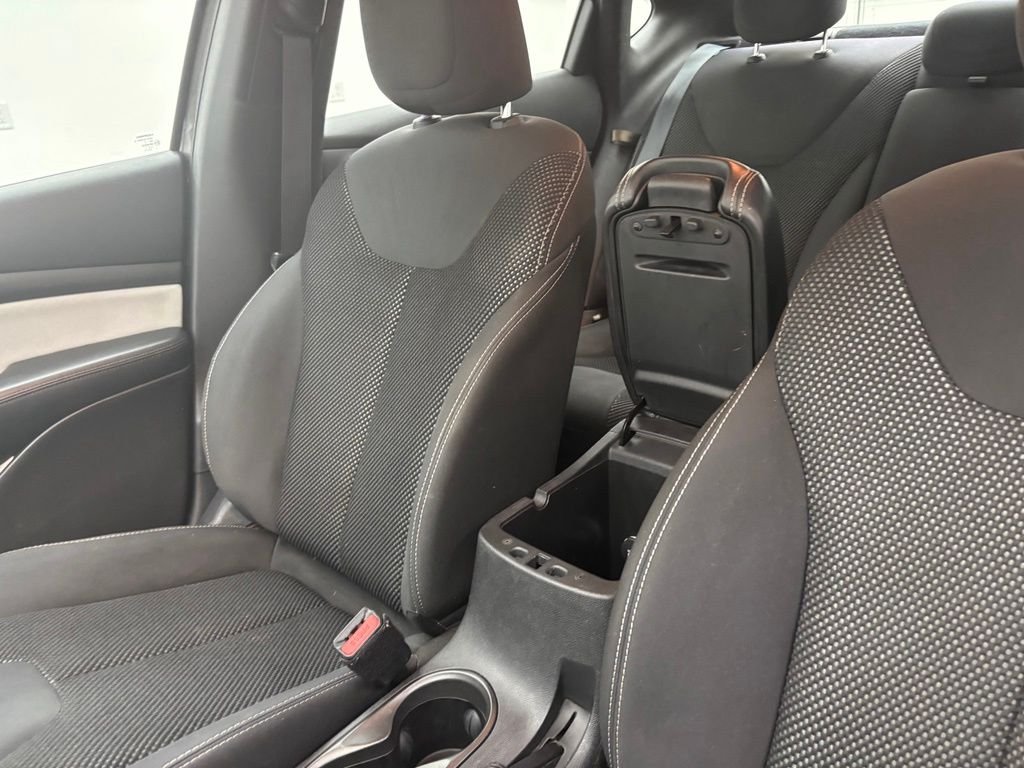 Used 2016 Granite Crystal Clearcoat Metallic Dodge SXT image 24