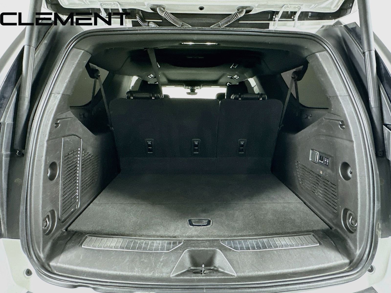 2021 Chevrolet Suburban Premier - Photo 11