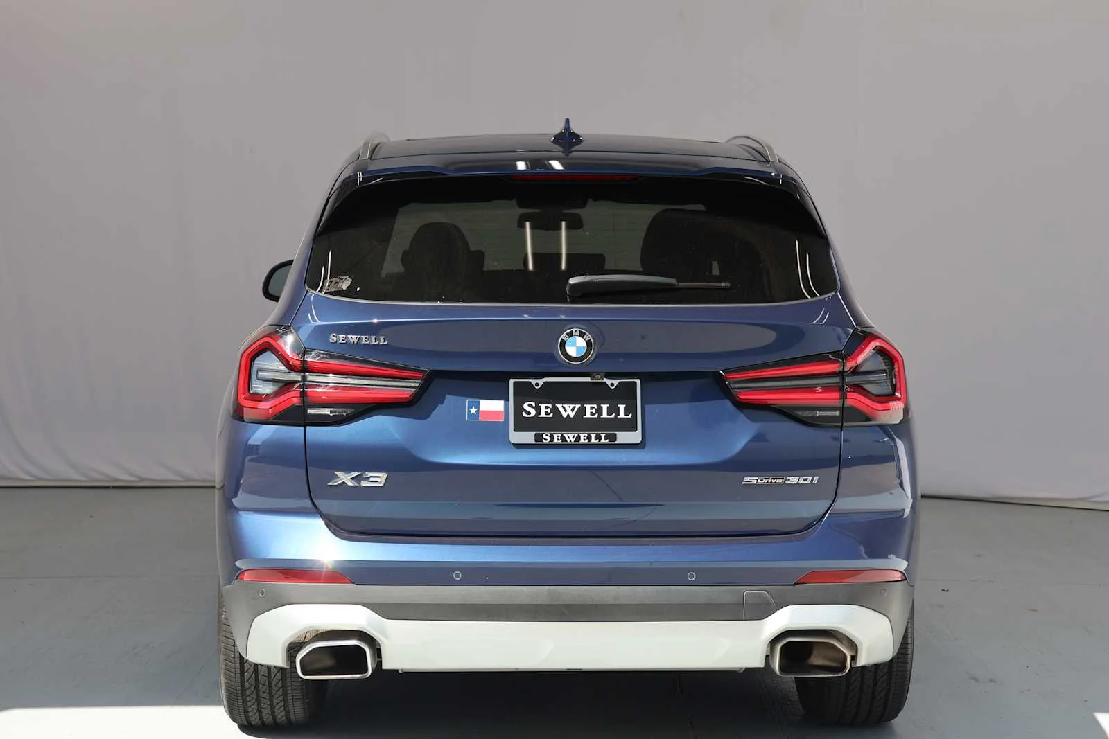 Used 2022 Phytonic Blue Metallic BMW sDrive30i image 6