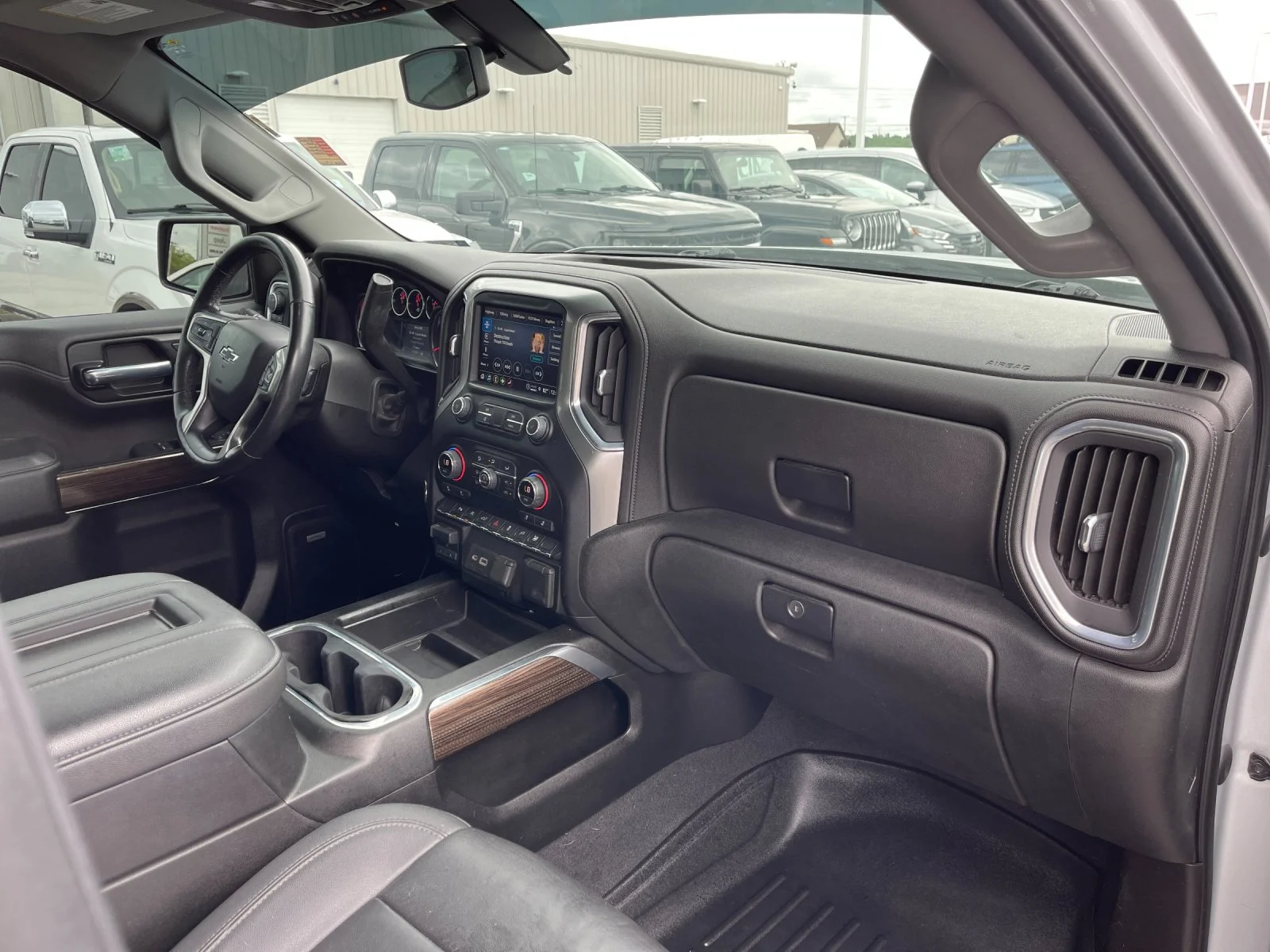 Used 2021 Silver Chevrolet RST image 17