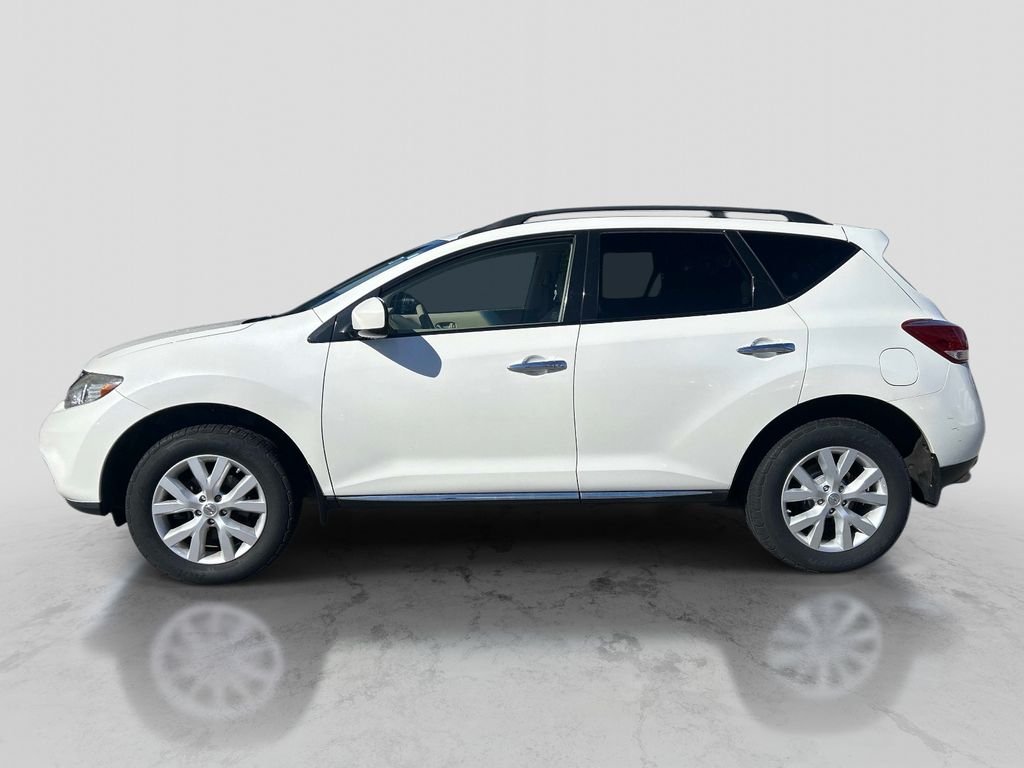 Used 2014 White Nissan SV image 2