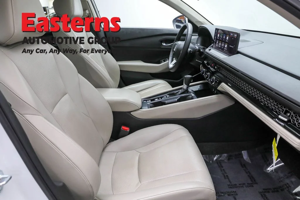 Used 2024 White Honda Touring image 22