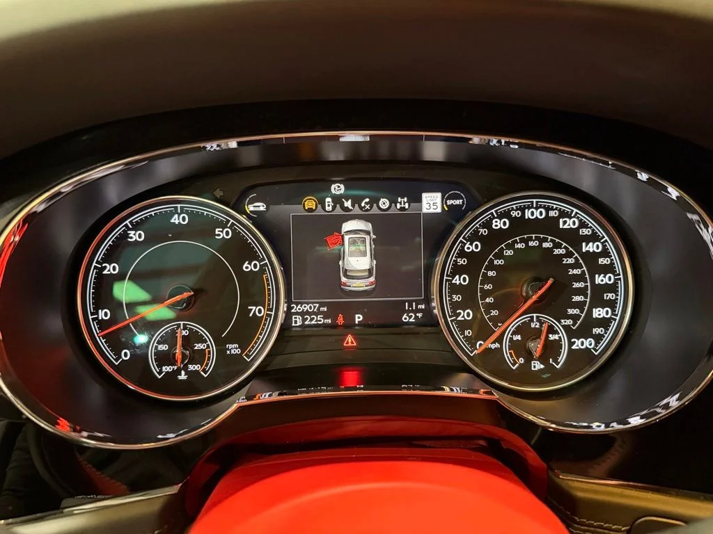 Used 2018  Bentley W12 image 17