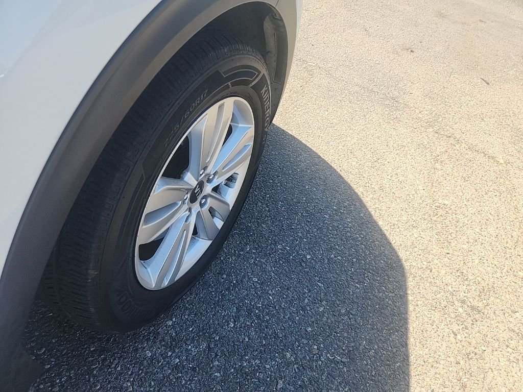 Certified Used 2019 White Kia LX image 14