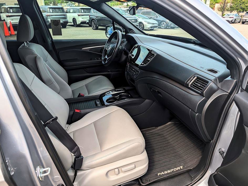 Used 2022 Lunar Silver Metallic Honda EX-L image 12