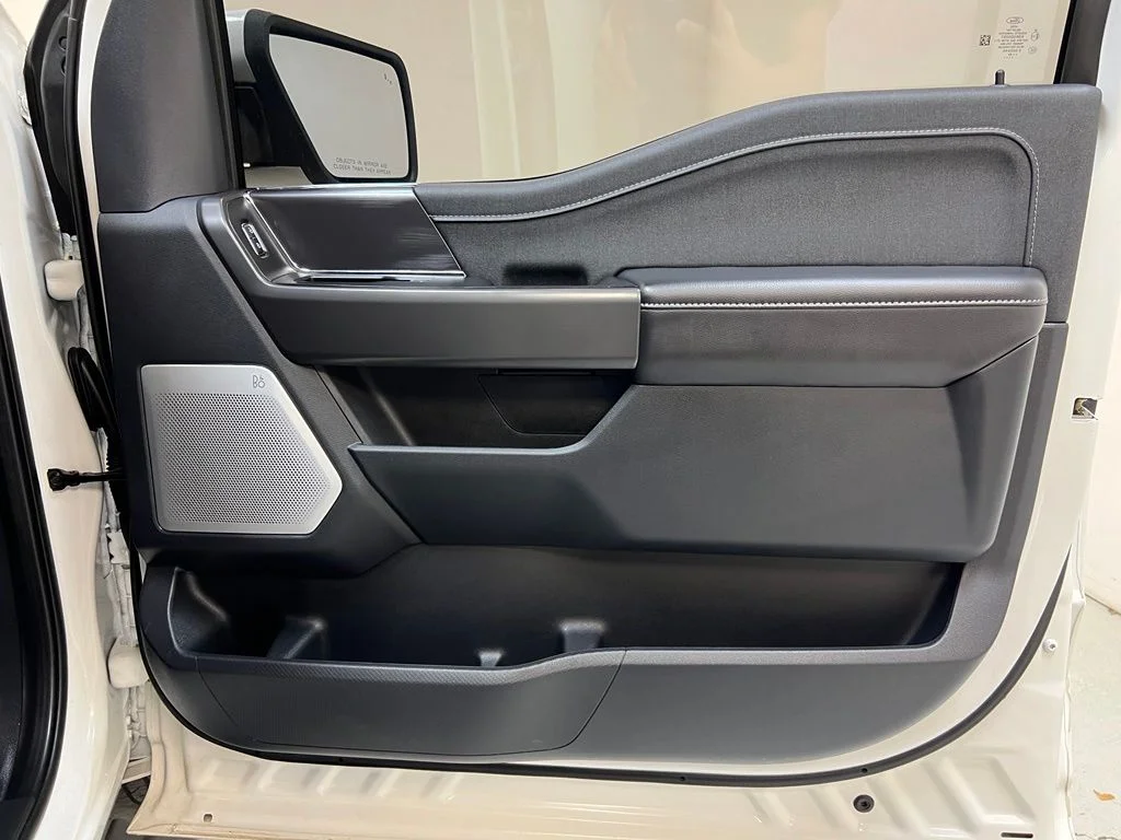 Used 2025 White Ford Lariat image 30