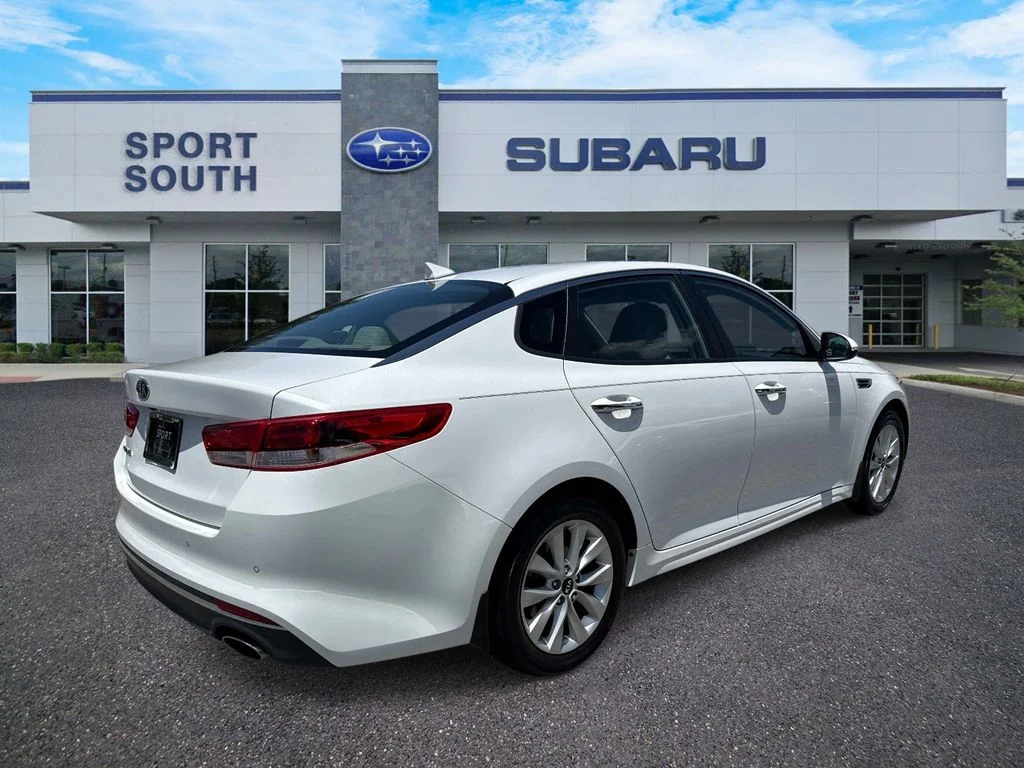 Used 2018 White Kia LX image 3