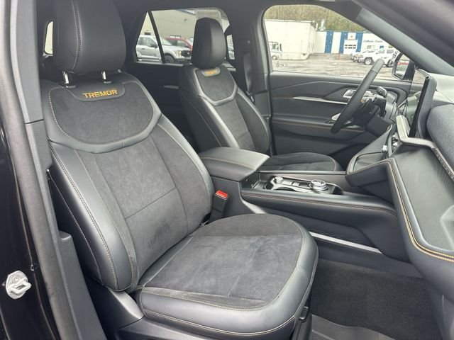 New 2026 Agate Black Metallic Ford Tremor® image 29