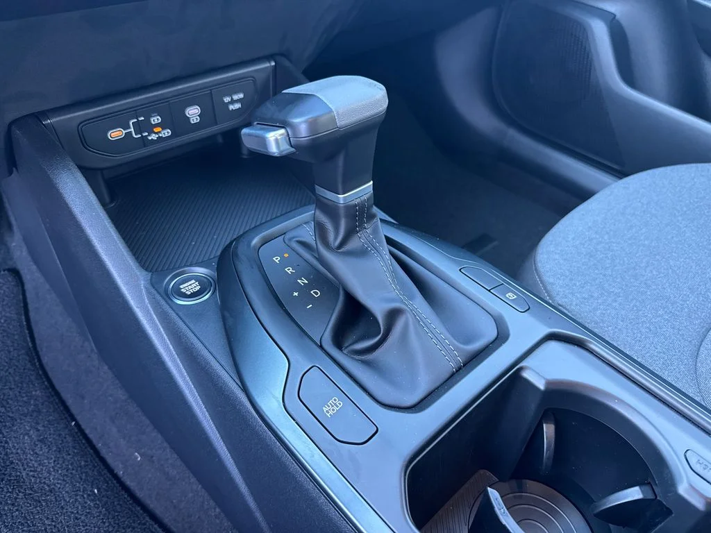 New 2025 White Kia LXS image 30