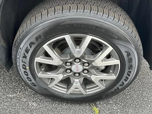 Used 2023 Blue GMC SLE image 36