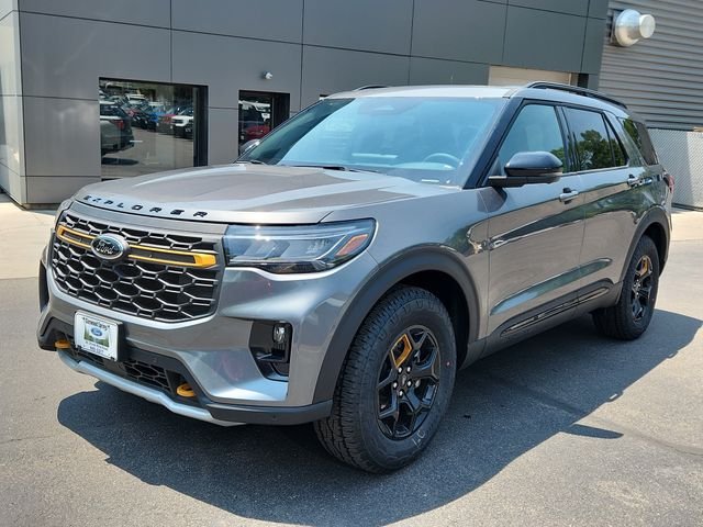 New 2026 Carbonized Gray Metallic Ford Tremor® image 5