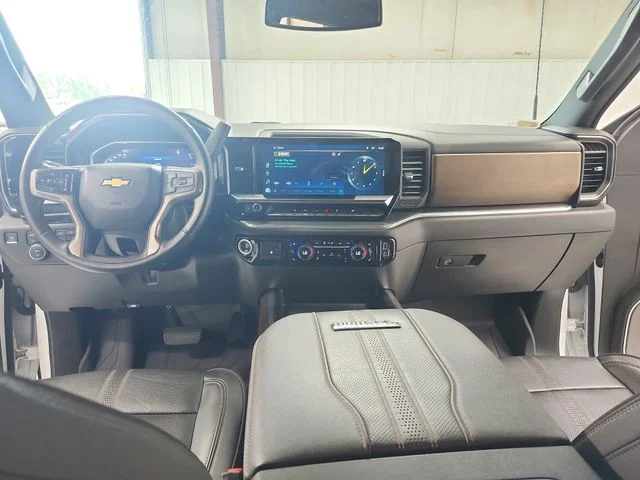 Used 2024 White Chevrolet High Country image 26
