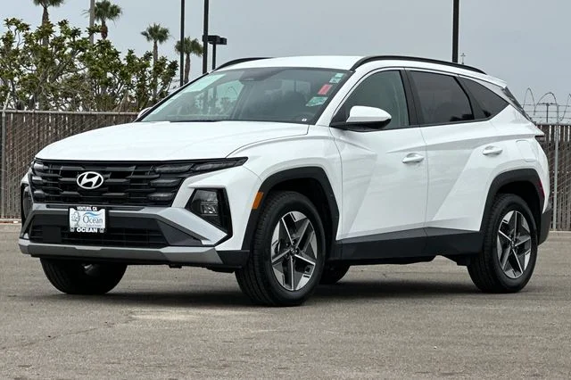 Used 2025 White Pearl Hyundai SEL image 8