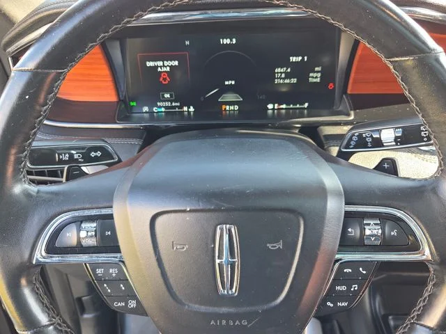 Used 2019 Black Lincoln Reserve image 21