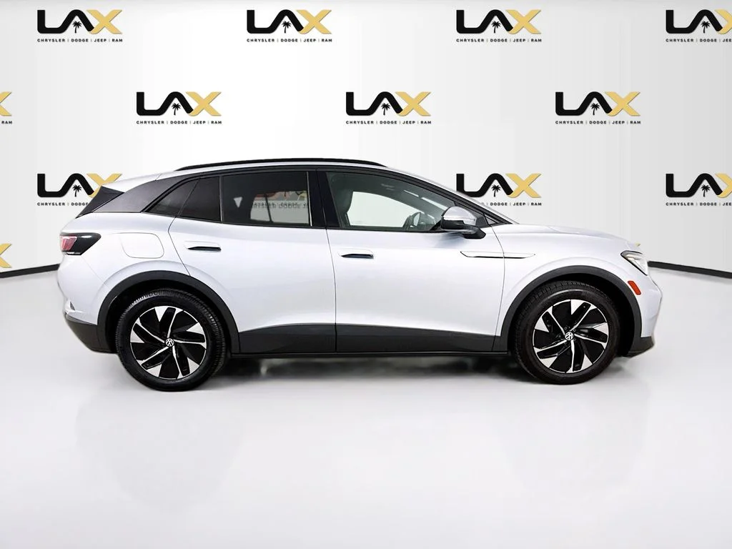 Used 2021 Silver Volkswagen Pro S image 8