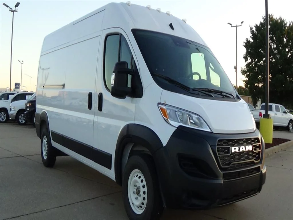 Used 2025 Bright White Clear Coat (pw7) RAM Tradesman 2500 image 4