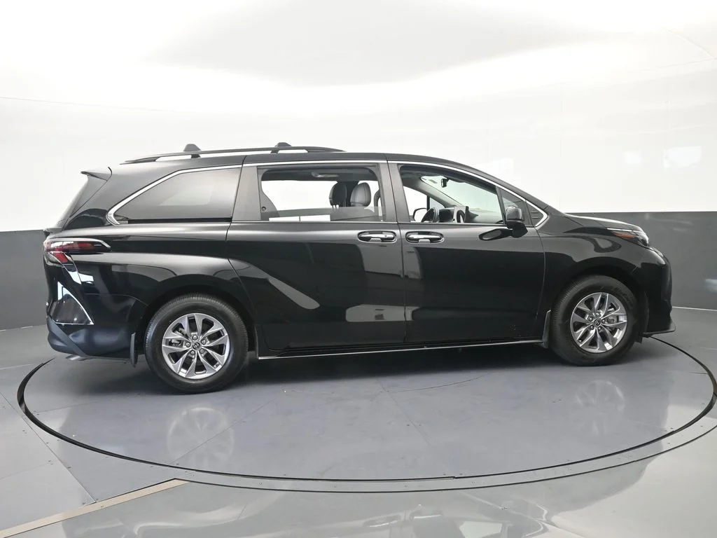 Used 2025 Midnight Black Metallic Toyota XLE image 7
