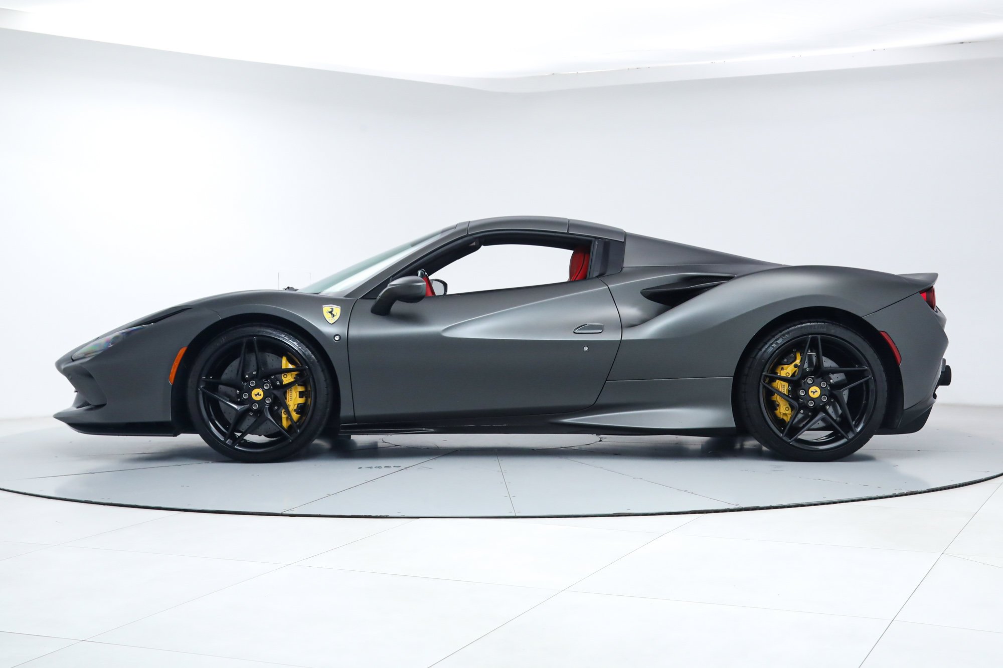 Used 2023 Gray Ferrari  image 7