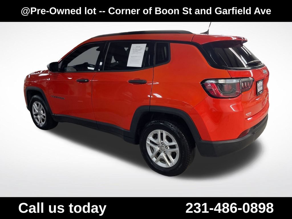 Used 2018  Jeep Sport image 3